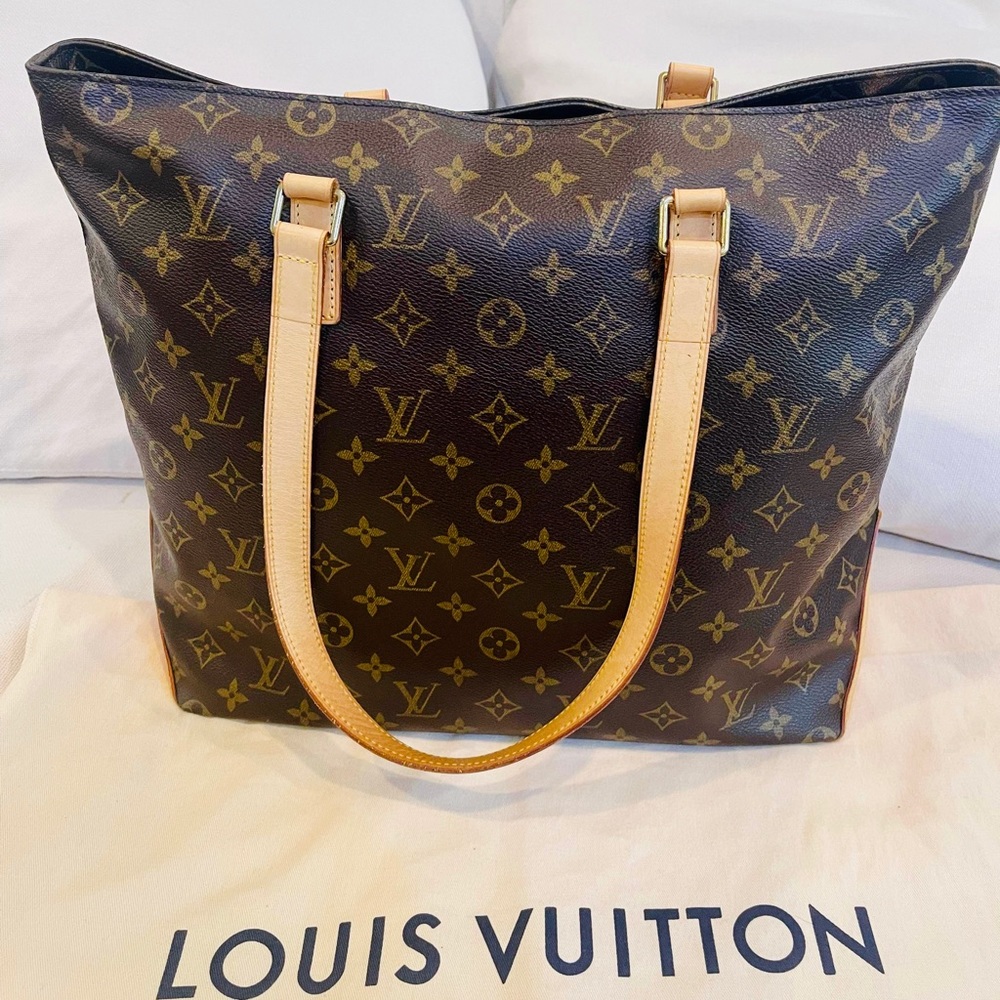 LV Cabas, no cracks or rubs in canvass, very light patina,100% authentic